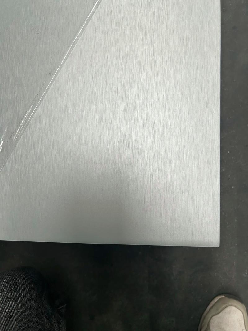 Aluminiu periat satinat 240 grit pre-anodizare, tip II, panou prelucrat CNC, producție standard