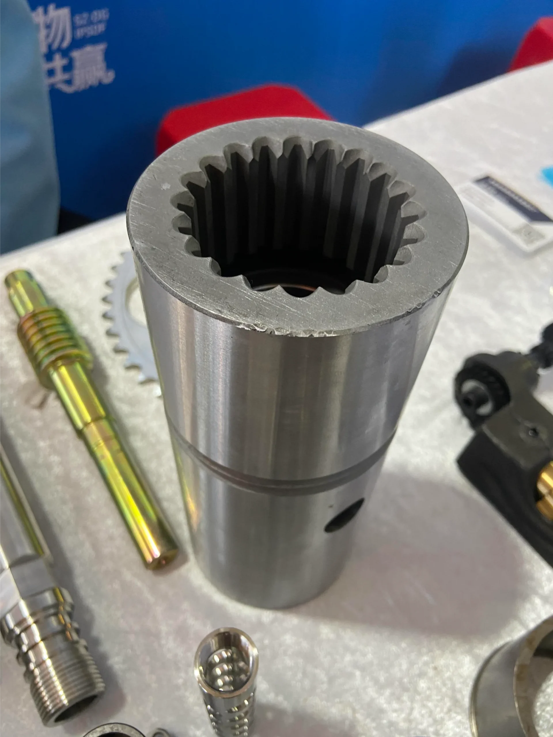 Внутренний шлицевой ступичный патрон с бурением CNC